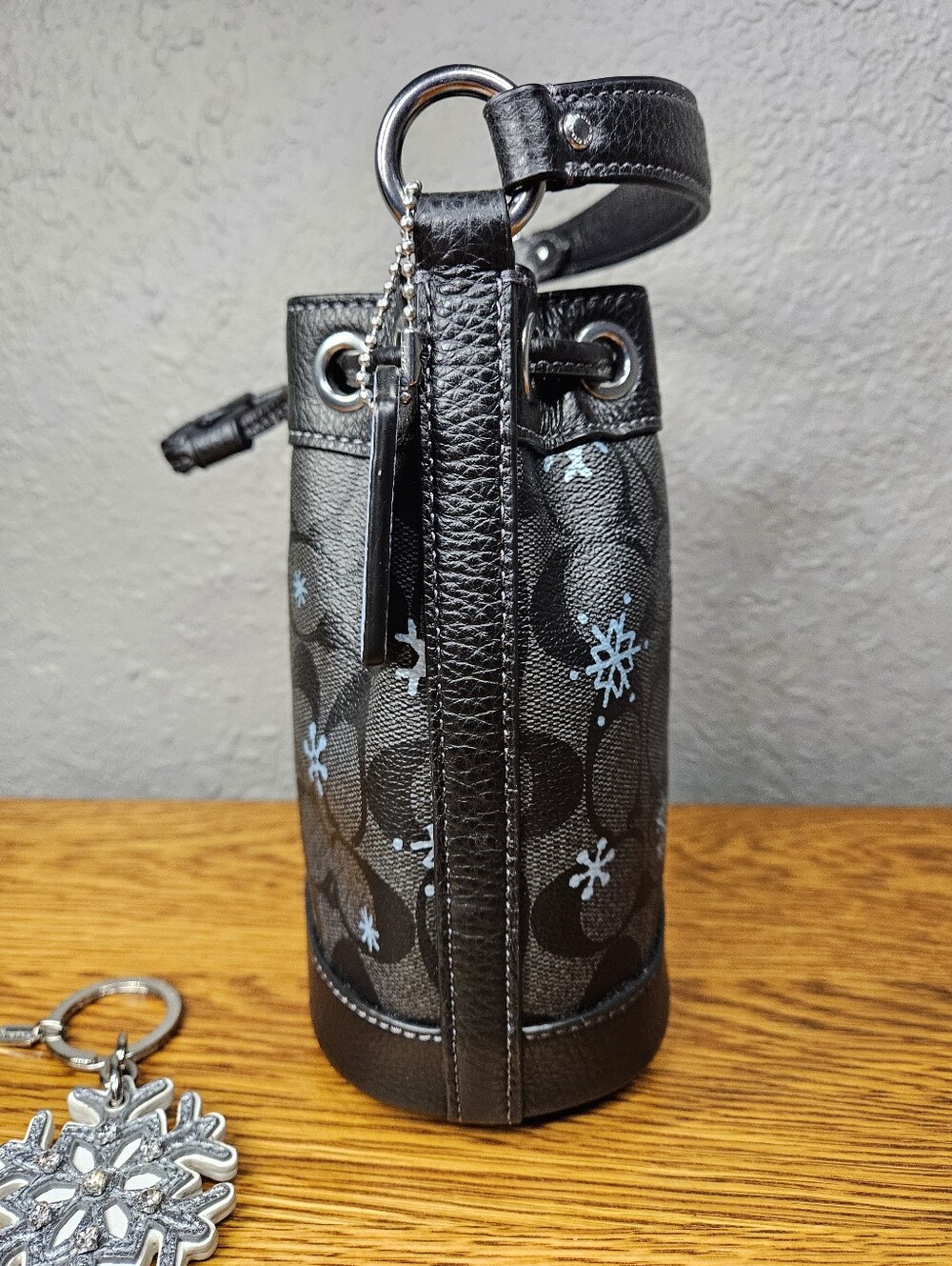 Coach Dempsey Drawstring Bucket Bag 15 With Matching Charm - Picture 3 of 11